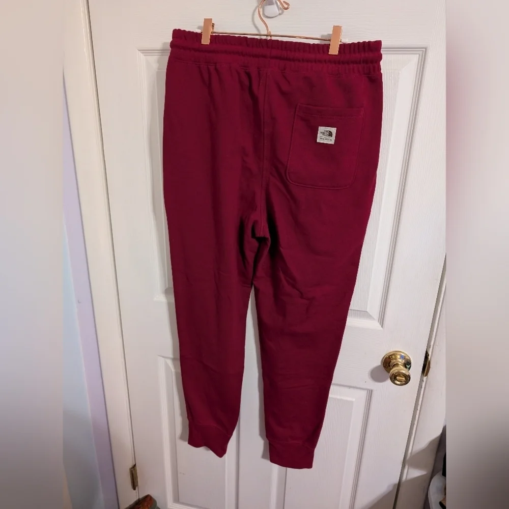 North Face Mens Sweatpants Red Joggers Heritage Patch Size Medium Logo Pockets